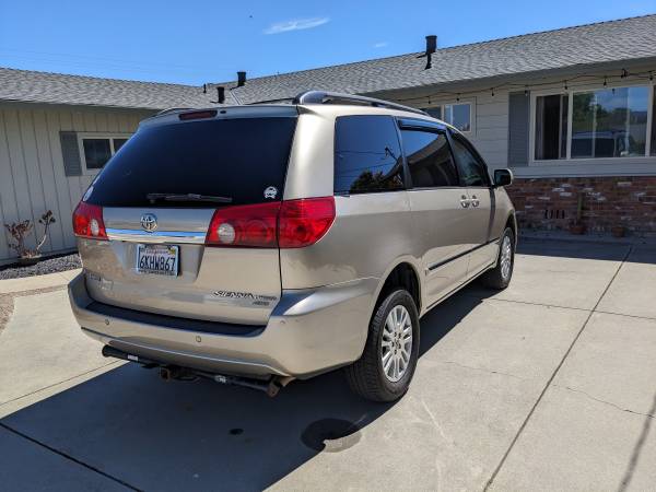 2009 Toyota Sienna Limited AWD - $9000 (santa cruz)63471116839169123