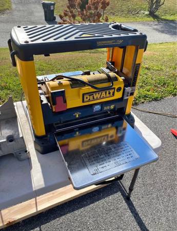 DW 733 thickness planer 1