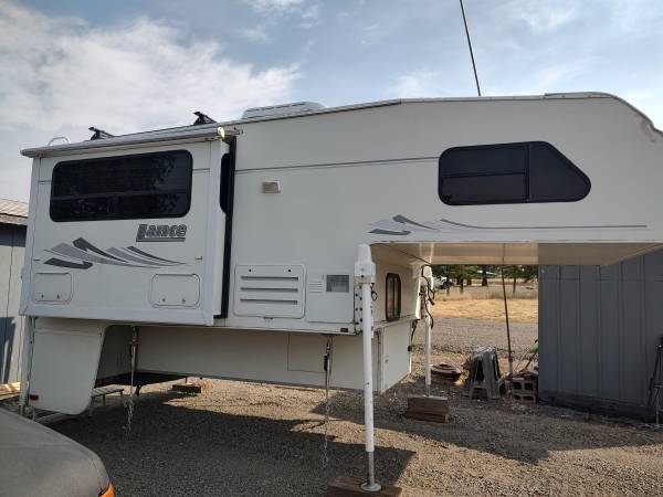 2003 Lance 1071-10.6 ft Camper 1