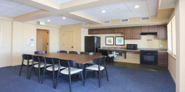 $1,198 / 1br - 1/hab 1/ba, Comunidad 100 % libre de humo, Ascensores (6010 Tutt Blvd, Colorado Springs, CO)63658112260865120