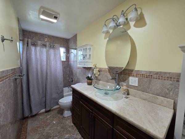 Utilities included in private room $1,125 monthly rent. 1