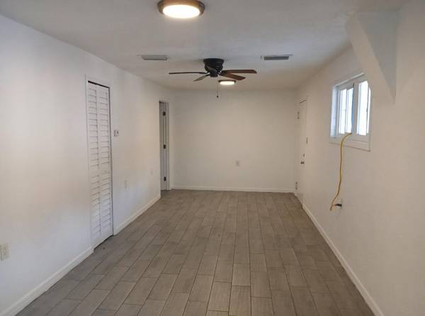 $1,460 / 2br - 842ft2 - Two bedroom home with fenced in yard! (Peacock Crossing)64002493147777122