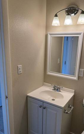 $844 / 380ft2 - Traslado sin esfuerzo, cerca del campo de golf Patty Jewett (Knob Hill)63658230882435124