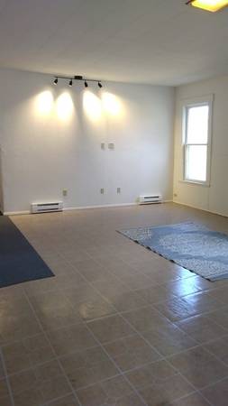 $989 / 3br - 1000ft2 - Big 3 Bedroom in Shoshone- Great Kitchen, New Flooring (Shoshone, ID)63852379831169122