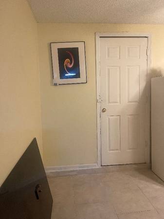 $850.00 / 1br - 300ft2 - $850 Mother in law 1 bed, bath kitchen have private access include uti63991228560770120