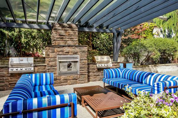 $2,080 / 1br - 602ft2 - Act Now! Lease w/in 48 Hours-1 Month FREE!! Updated Chef’s Kitchen (Yesler Terrace)63852483082113122