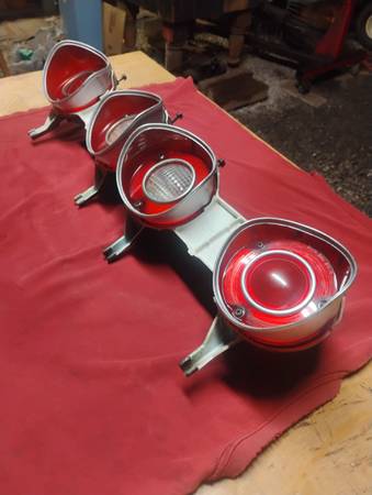 72'CHEVELLE  TAILIGHTS 1