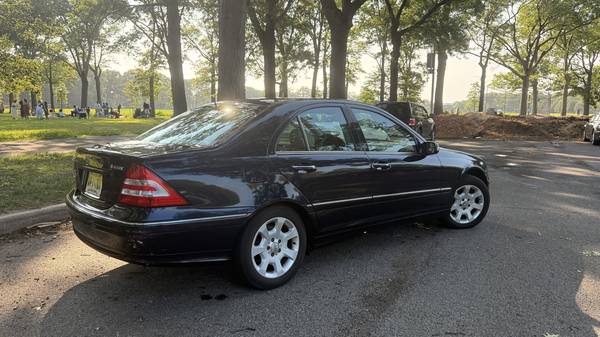 Sedán Mercedes-Benz C240 AWD 2005 - $2,700 OBO por el propietario - $2,700 (Sheepshead Bay)63618062152449123