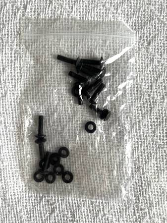12 M6 Rack Mount Screws & Washers 1