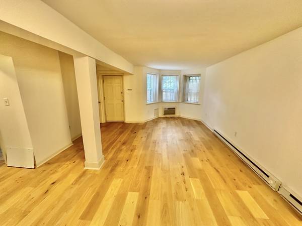 $2,395 / 2br - Capitol Hill Lower Level 2 Bedroom 1 Bath with Private Patio and W/D (Capitol Hill)64040196085123123