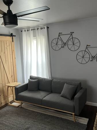 $1450.00 / 1br - Industrial style apartment64036539360130121