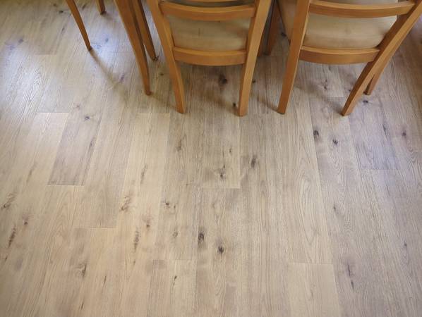 Pergo Pro Laminate Floor 170sqft 1
