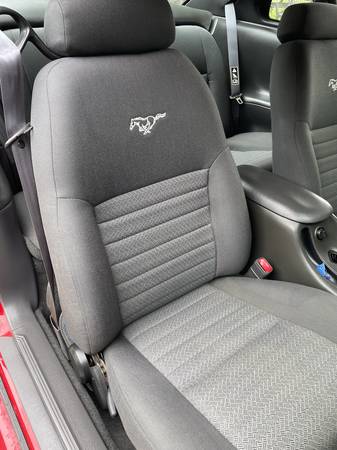 MUSTANG GT, 1999, 36.900 MILLAS - $9.900 (Caledonia)63471635587585121