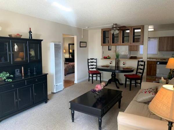 $1,450 / 2br - 850ft2 - Dog Park, Private Balconies/Patios, Freeway Access (1 Assigned parking in front of building)63682255229315120