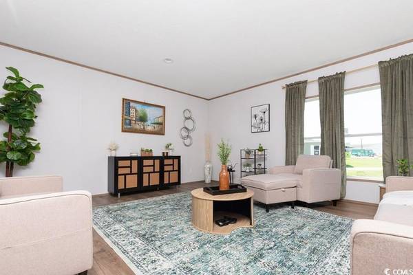 (#233) Open Designer Kitchen, Sit back & relax on the Large Front Deck 1