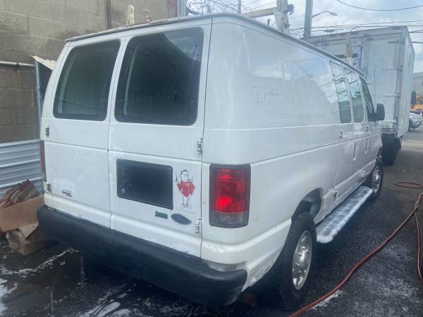 2014 FORD E-Series E-250 heavy duty - $8,900 (Brooklyn NY)63654713966851122