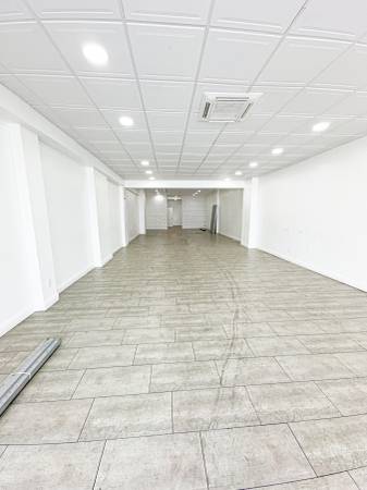 $7,000 / 1800ft2 - HUGE 1800 ft.² STOREFRONT NEAR SUTPHIN VD (Jamaica)63870971809155121