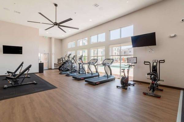 $2,235 / 1br - 724ft2 - High Speed Internet, Pool, Wheelchair Access (1349 Blossom Ave, Suisun City, CA)63961336940802123