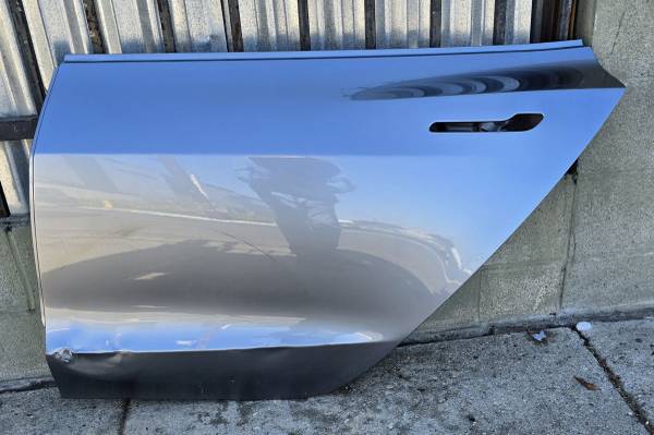 2024 2025 TESLA MODEL 3 LEFT REAR DRIVER DOOR 1