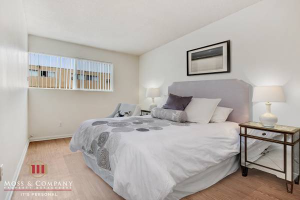 $2,350 / 2br - 950ft2 - Encimeras de granito + pisos de tablones de vinilo + 2 dormitorios en N. Hollywood (NoHo)63701092944771122