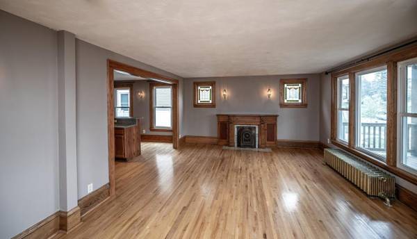 $2,150 / 3br - 01540ft2 - 3 BR/1BA para alquilar (Saint Paul)63868701104001124