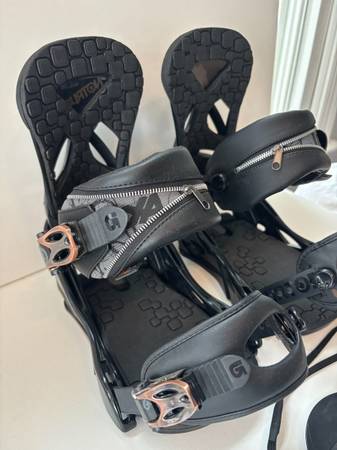 Raras fijaciones para snowboard Burton Lexa, talla M negras, placas base y correa - $211 (Arlington)63471085747841123