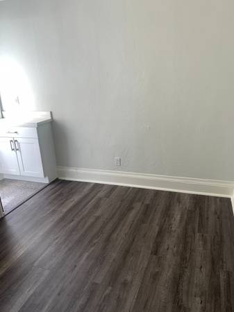 $1,545 Modern, Upgraded Apartments just steps to Trader Joe's! (nob hill)63806889335041124