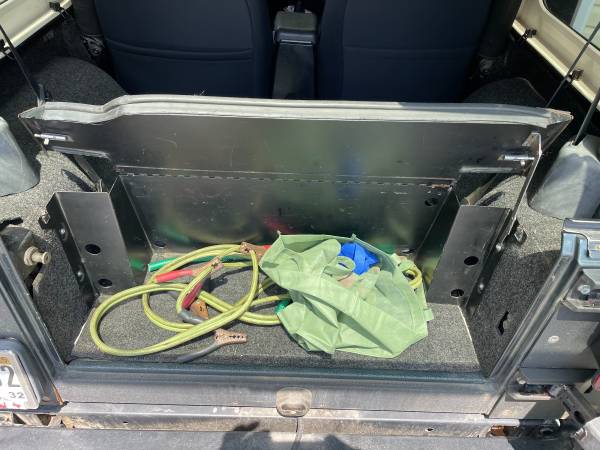Jeep Wrangler trunk 1