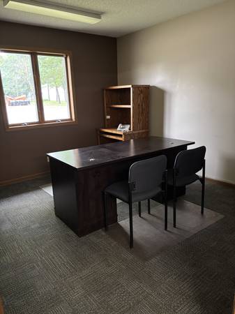 $135,000 / 1650ft2 - Office Building for Sale (Evansville)63988649382914123