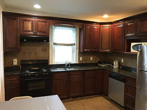 $850 / 4br - 1300ft2 - Walk to Harvard sq (red line) at Kirkland, Avilable 10/1, No fee (Somerville)63810135604355120