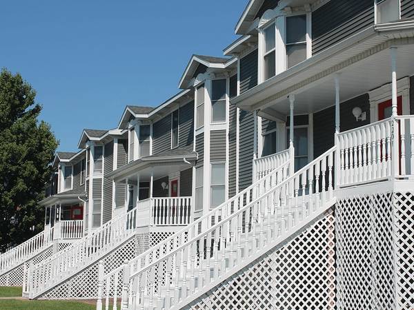 2/BD 2/BA, High-Speed Internet Ready, Attached Garage 1