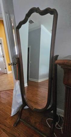 Floor mirror, swivels, full dressing mirror 1