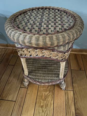 Round Wicker Table 1