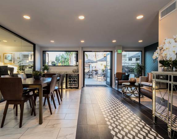 $2,495 / 1br - $500 OFF! 6 WEEKS FREE - Comfortable Social Lounge + Garage Parking (Hillcrest)63998454183939122