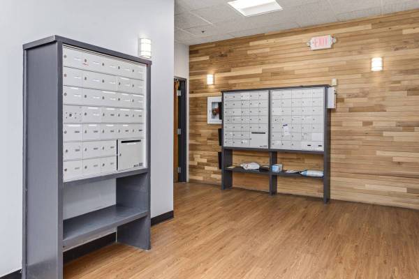 $800 / 180ft2 - OFFICE SPACE w / All Utilities Included!! (Malden / Eastern Ave)63612006320385122