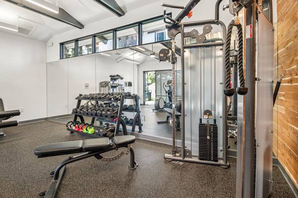 $2,510 / 1br - 756ft2 - Ceiling Fan, Furnished Options Available, Wood Style Floors63981242665090123