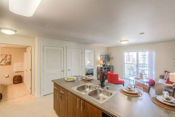 $2,350 / 3br - 1104ft2 - Now showing! Gorgeous 1104 Sq Ft 3 bed, 2 bath! Wonderful deal! (Covington)64031307208835124