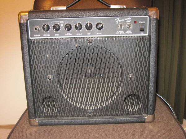 Wanted:  Cheap Combo Amp - 8" or 10" speaker - Non Working!! 1
