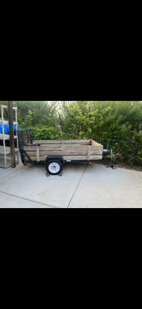 Excellent condition 4 x 8 utility trailer 1