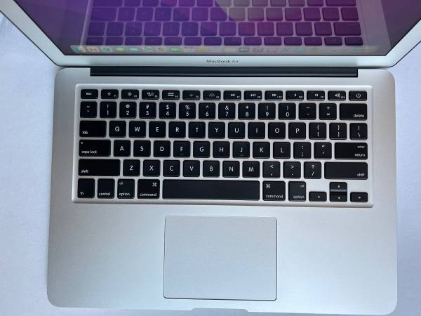 2017 Apple MacBook Air 13