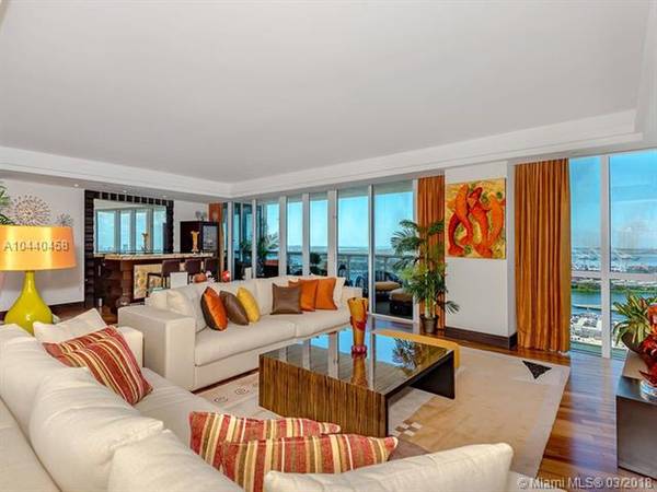 $150 / 3br - 3979ft2 - skyline, from this 3979 SF flow through unit (Miami Beach, FL)64051005775234121