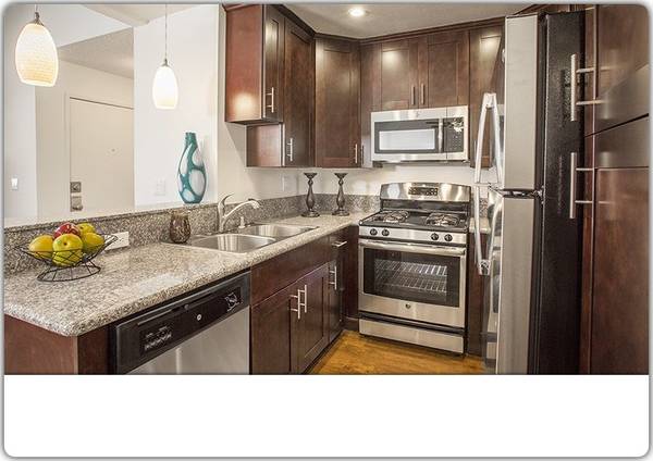 $2,454 / 2br - 824ft2 - ¡Oferta de mudanza! $1,000 de descuento en costos de mudanza si solicitas antes del 31/8 (Simi Valley - Cerca de Simi Valley Plaza)63668287405059121