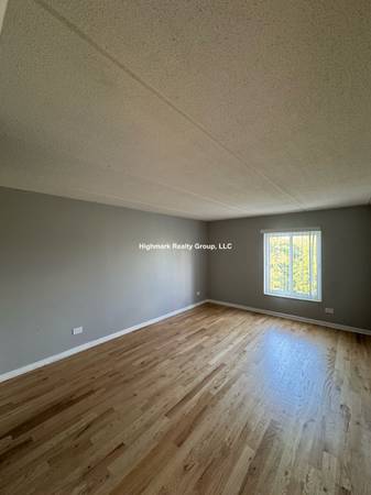 $1,900 / 2br - 💖🌸🏰Palatine Rose! Modern 2BD/2BA w/ 2 Parking & Charm💖🌸🏰 (Palatine)63899124531971122