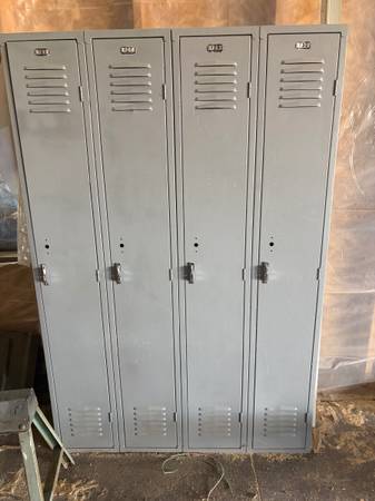 lockers 1