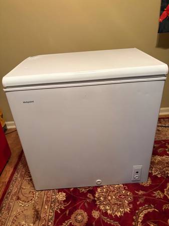 ** Chest Freezer ** 1