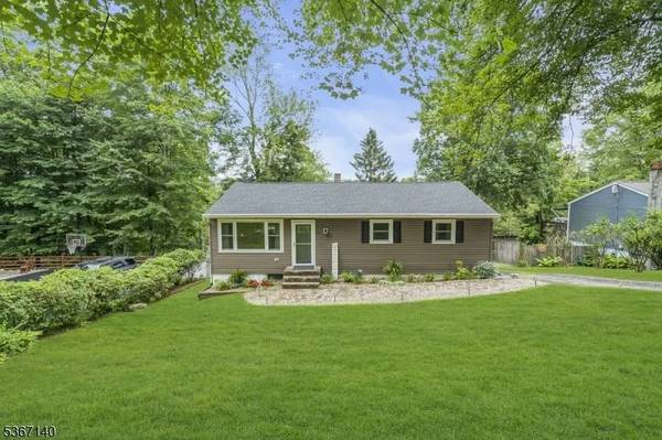 32 Mountain Heights Dr, 1
