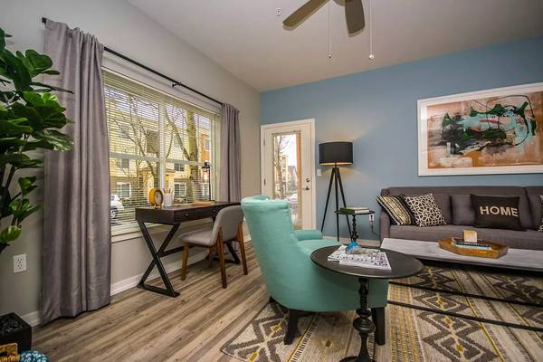 $1,869 / 2br - 1023ft2 - $1000 of when you move in by 9/30/25! (Wilsonville - Argyle Shopping Center)63831537392897120
