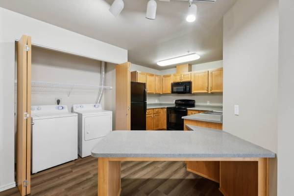 $1,199 / 1br - 1bd 1ba, Sala Comunitaria, ¡Ubicado en Shoreline! (1140 N 192nd St, Shoreline, WA)63808059289603123