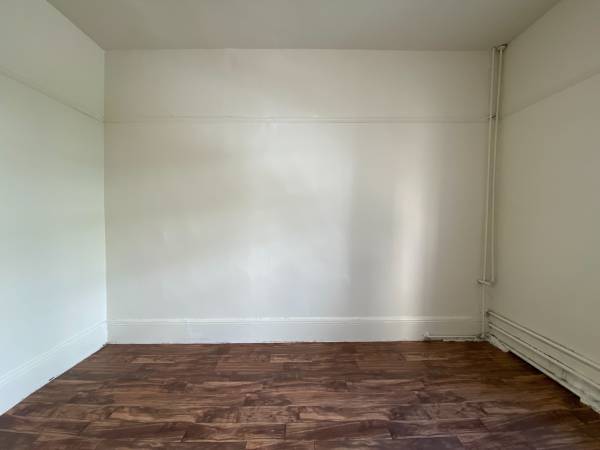 $950 / 1br - Street-facing Private Room w/ Shared Bath near North Beach (San Francisco)63933766285059122