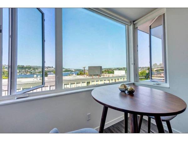 $1,599 / 275ft2 - Located in Seattle, Studio 1ba, Controlled Access/Gated (2359 Franklin Ave E, Seattle, WA)64031137272962124